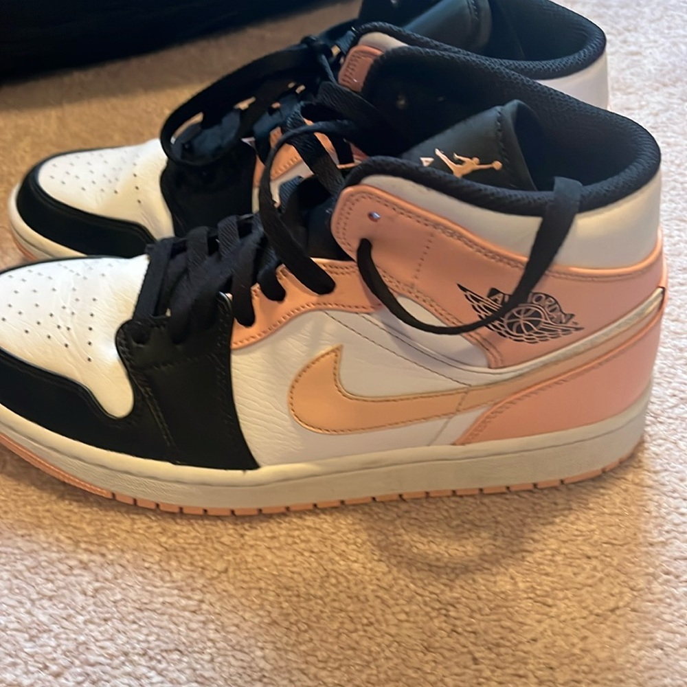 Nike Air Jordan’s high pink and black women’s 8.5